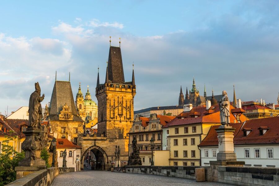 Prague: Castle and Jewish Quarter Tour - Josefov and the Jewish Quarter