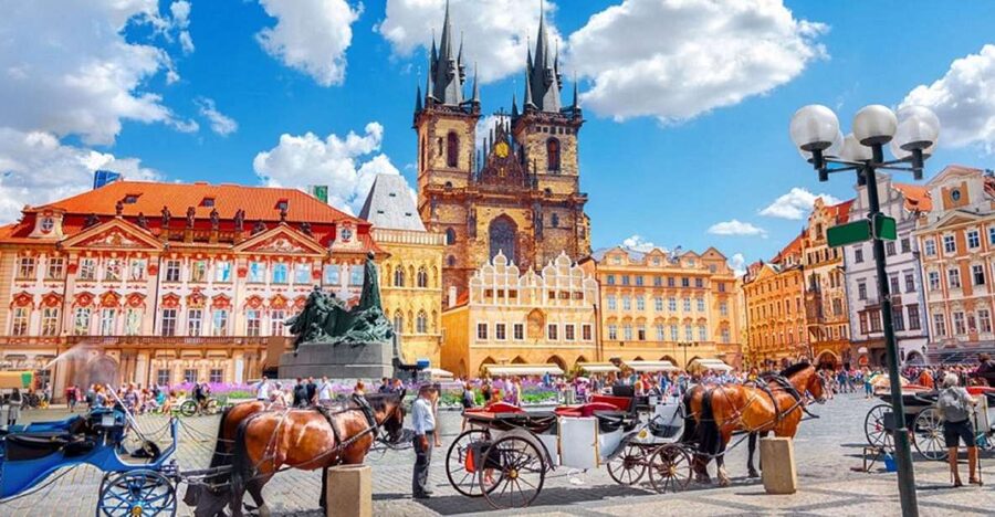 Prague: Castle and Jewish Quarter Tour - Guide quality makes the biggest difference