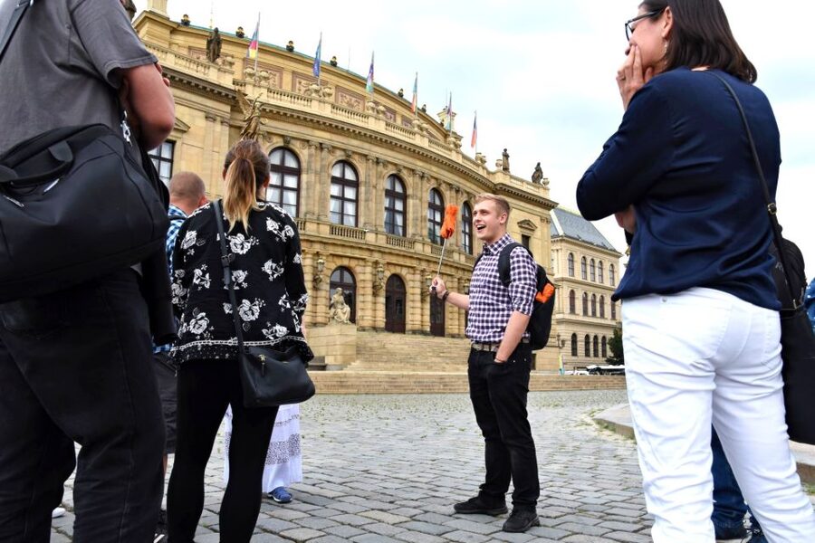 Prague: Castle and Jewish Quarter Tour with Cruise and Lunch - Meeting near Charles Bridge and entering Lesser Town