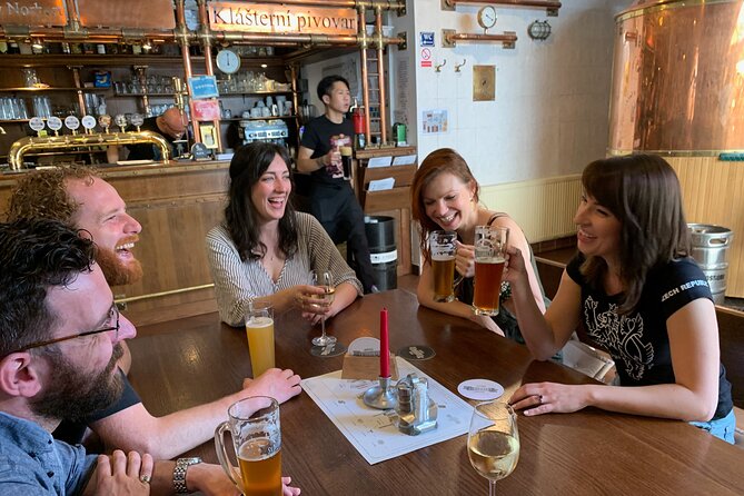Prague Castle and Pubs Tour with Drinks Included - Starting at Malostranské náměstí