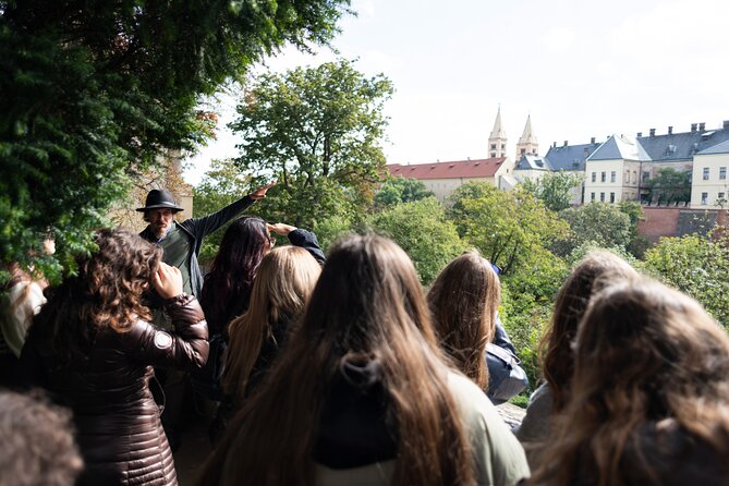 Prague: Castle Entry Ticket with Guide and River Cruise - Practical planning for the castle and boat