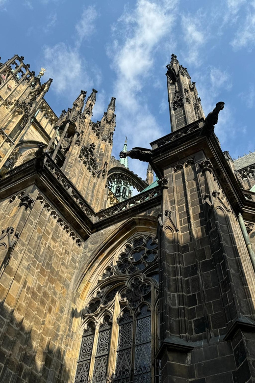 Prague Castle Interiors & Changing of the Guard-Small group - St. Vitus Cathedral and the St. Wenceslas Chapel