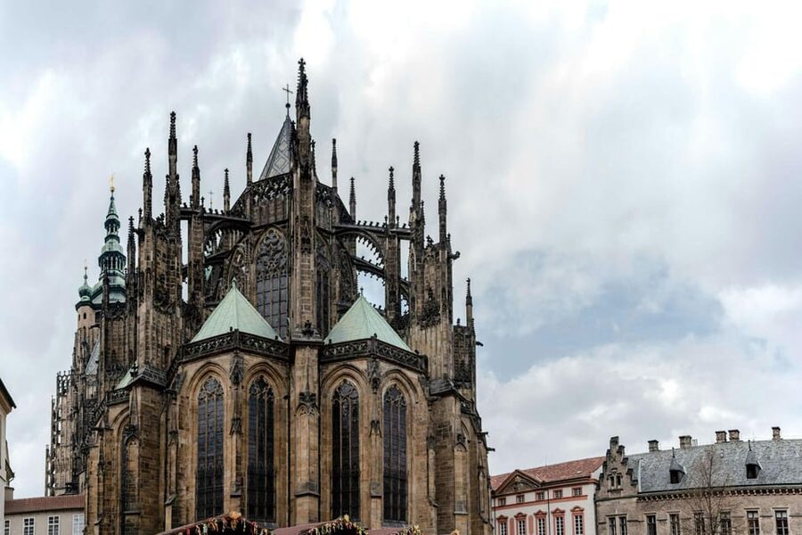 PRAGUE CASTLE: PRIVATE FAIRYTALE WALKING TOUR - Practical details before you reserve