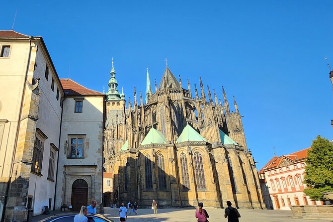 Prague Castle Private Walking Tour - St. Vitus Cathedral: 40 minutes at Prague’s great church