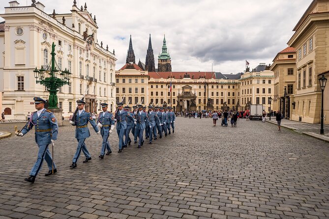 Prague Castle Ticket Including Audio Guide & 15min introduction - The online audio guide is useful, but technically fussy
