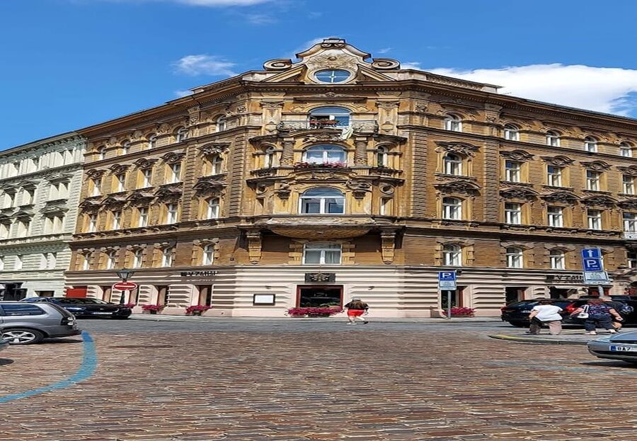Prague Castle tour - Who should book this Prague Castle tour?
