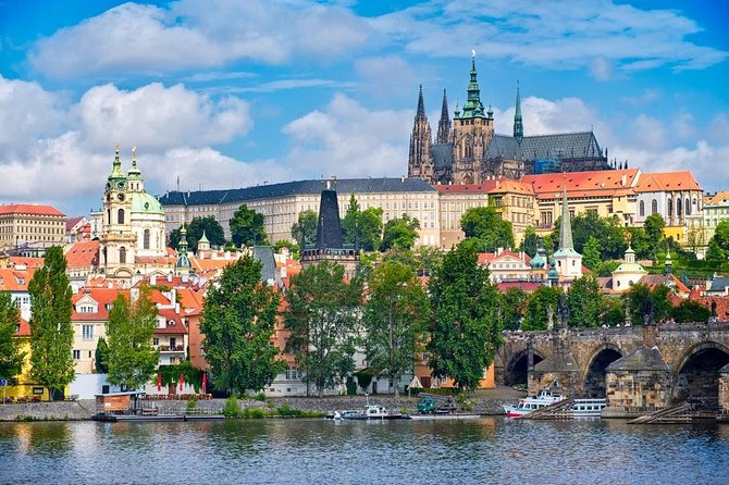 Prague Castle Walking Tour - Walking from Malá Strana to the castle