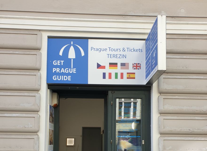 Prague: Charles Bridge Audio Guide with Tower Entry Ticket - A self-guided route that lets you set the pace