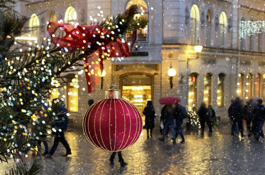 Prague: Christmas Market Magic Walking Tour with a Local - Starting among Prague’s Christmas lights