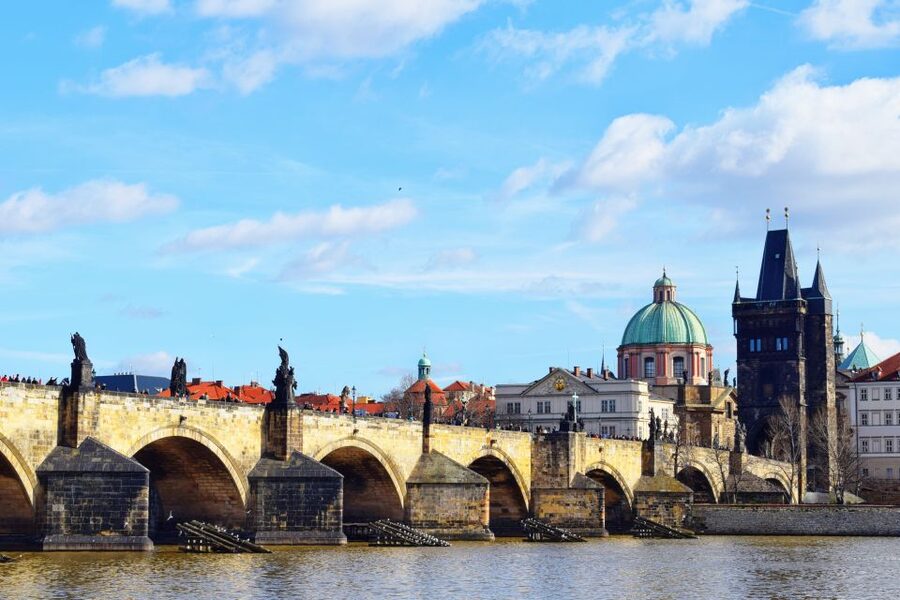 Prague City: 1-Hour Orientation Tour by Bus - What this Prague bus tour is really for