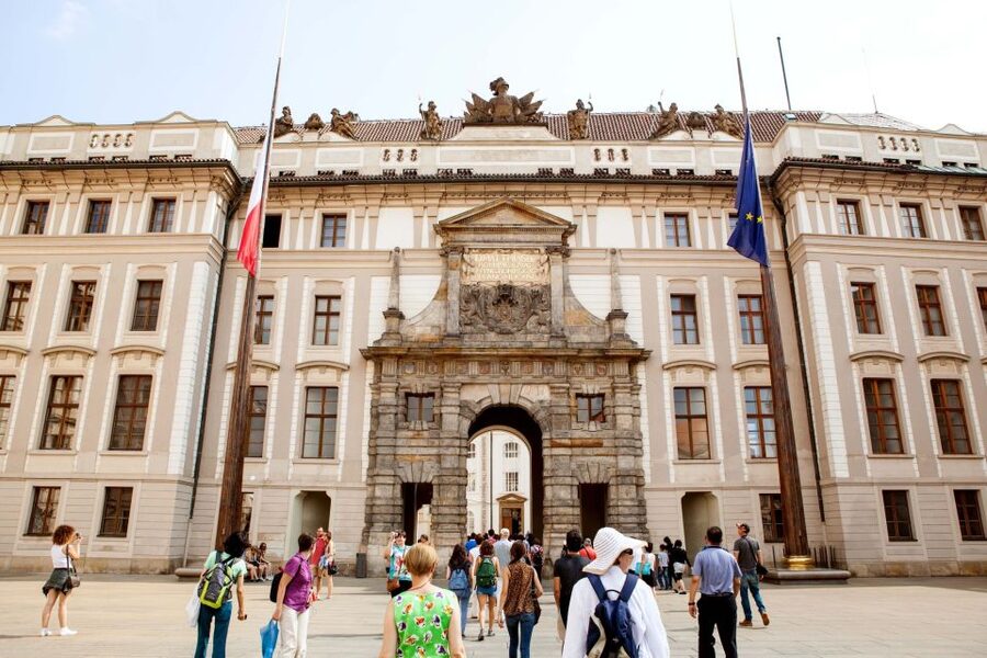 Prague City 3-Hour Tour with Changing of the Guard - Charles Bridge and the Lesser Quarter