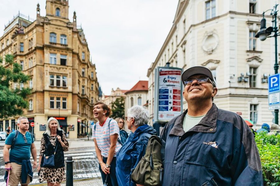 Prague: City Highlights By Bus, Boat, and on Foot - Prague Castle and its 75-minute guided walk