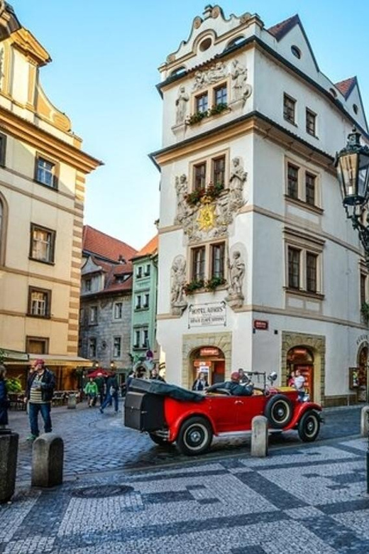 Prague: City Highlights Walking Tour - Josefov: Prague’s Jewish Quarter and its difficult stories