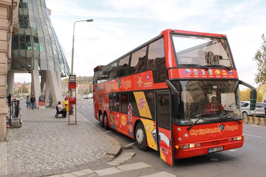 Prague: City Sightseeing HOHO Bus Tour & Optional Boat Tour - What the Red Line adds