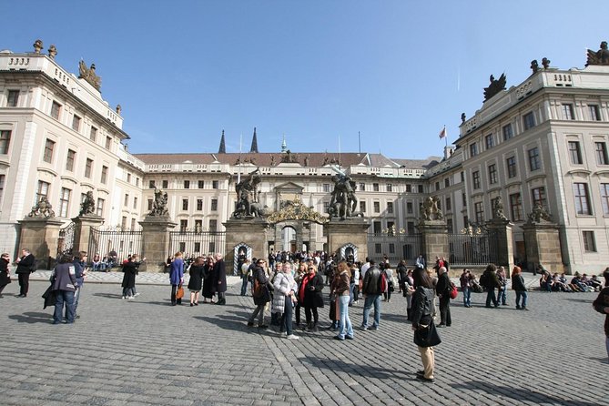 Prague City Sightseeing Tour - Malá Strana and Strahov Monastery