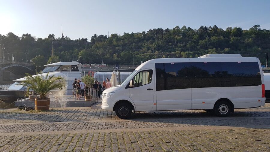 Prague: City Tour and Dinner Cruise with Hotel Pickup - Who should book this Prague evening?