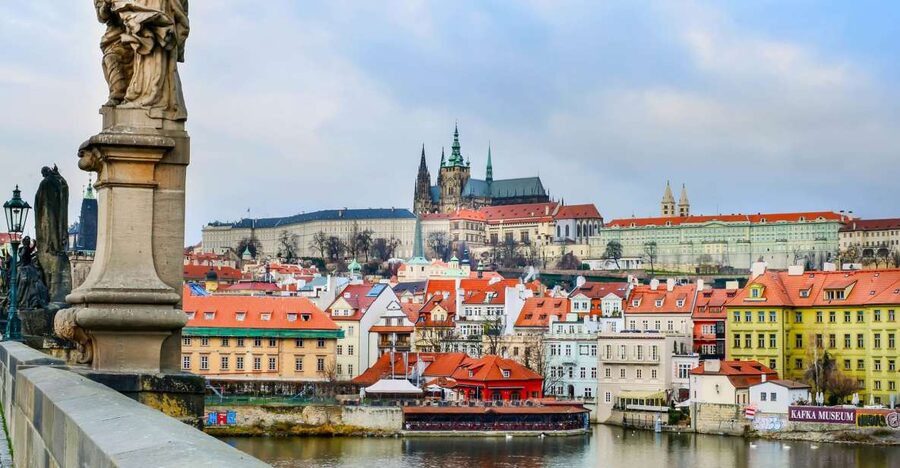 Prague: City Tour - Dancing House and the National Theater from the road