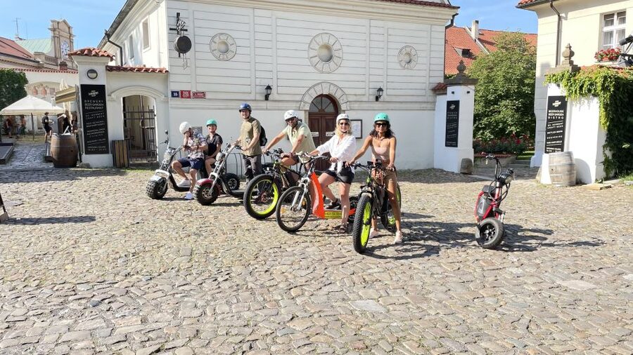 Prague: City Viewpoints Tour by Electric Fat Bike - Jewish Quarter and Old Town Square on the three-hour option