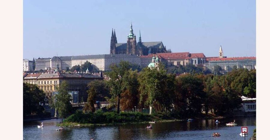 Prague: Classic City Bike Tour - Starting near Old Town Square and Municipal House