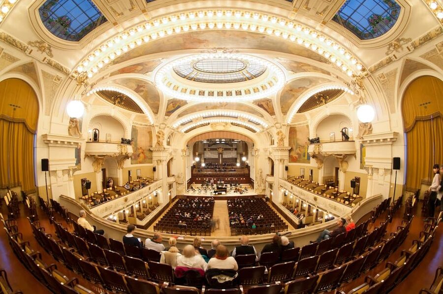 Prague: Classical Concerts at Smetana Hall, Municipal House - Entering Municipal House and Smetana Hall