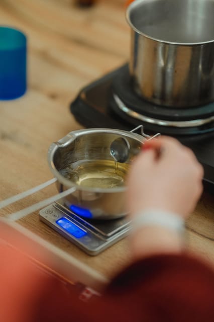Prague: Coconut Candle Workshop - An Instructor Who Helps Without Taking Over