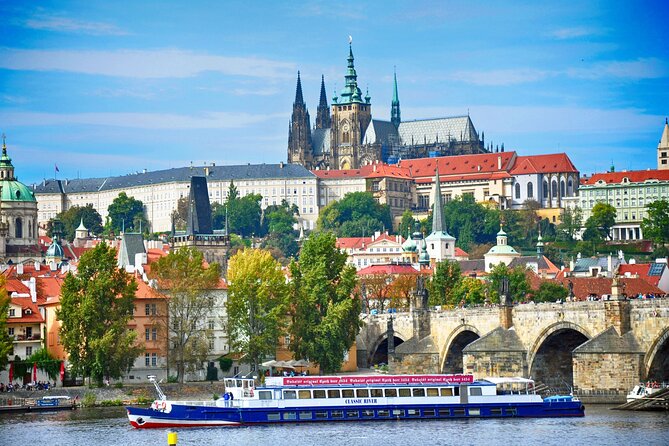 Prague Combo: Castle Guided Tour, Bus and Optional Boat - Old Royal Palace and the story of Bohemian rulers