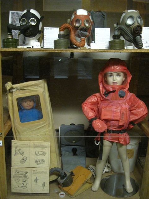 Prague: Communism History and Nuclear Bunker Guided Tour - Entering the 1950s nuclear bunker