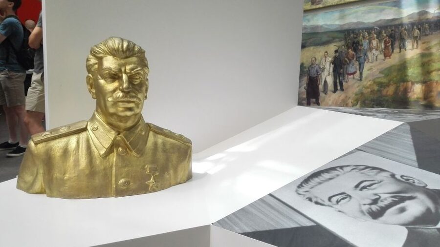 Prague: Communism Tour & Museum Visit - Guide style and language options