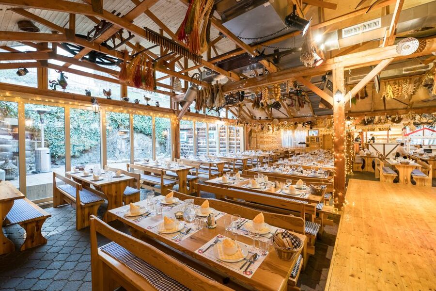 Prague: Dinner with Folk Show and Open Bar - Key points to know before booking