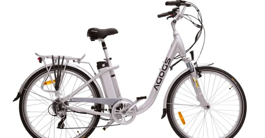 Prague Electric Bike Rental - Reaching Prague Castle without exhausting yourself