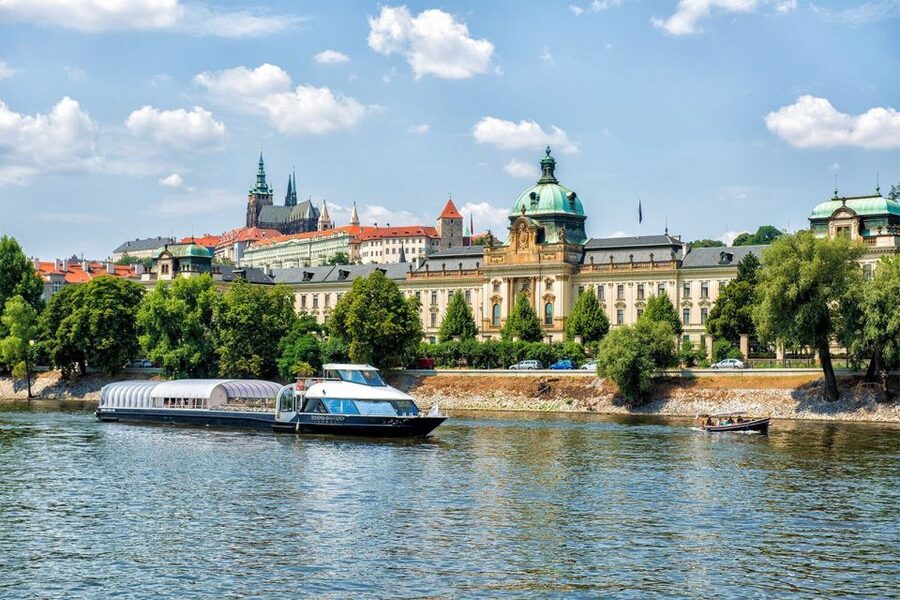 Prague: Evening Vltava River Eco Cruise with Prosecco - Key points to know before booking