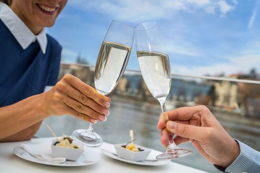 Prague: Evening Vltava River Eco Cruise with Prosecco - Choosing the best departure time