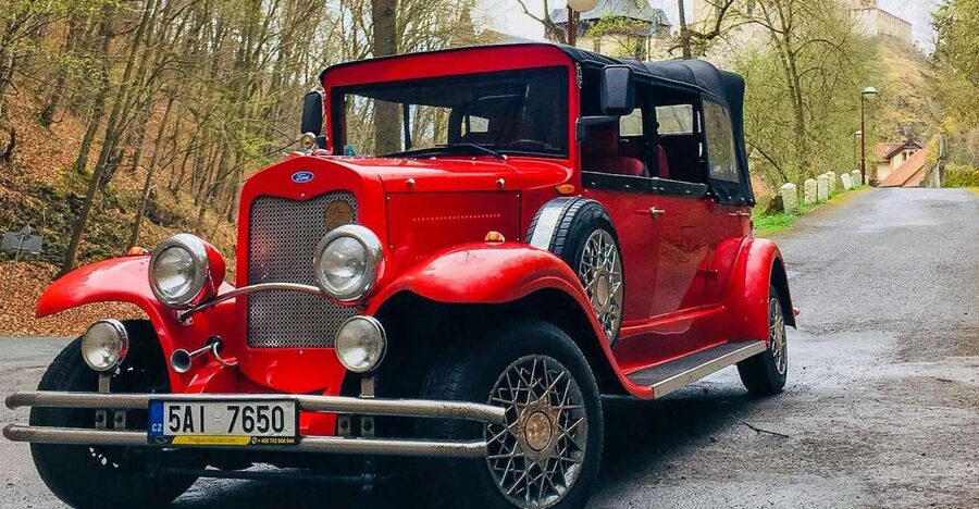 Prague: Fairytale Karlstejn Castle in Retro-Style Car - Leaving Prague in a Heated Retro Car