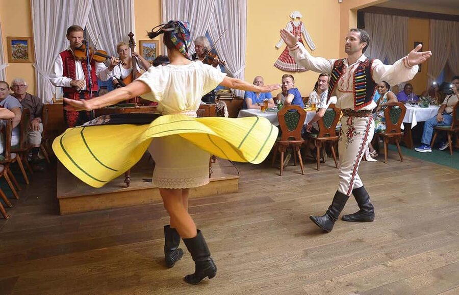 Prague: Folk Dancing Dinner Experience - The welcome drink sets the tone