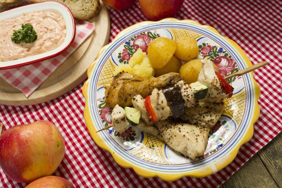 Prague: Folkloric Dinner Show with Unlimited Drinks - Is the $62 price good value?