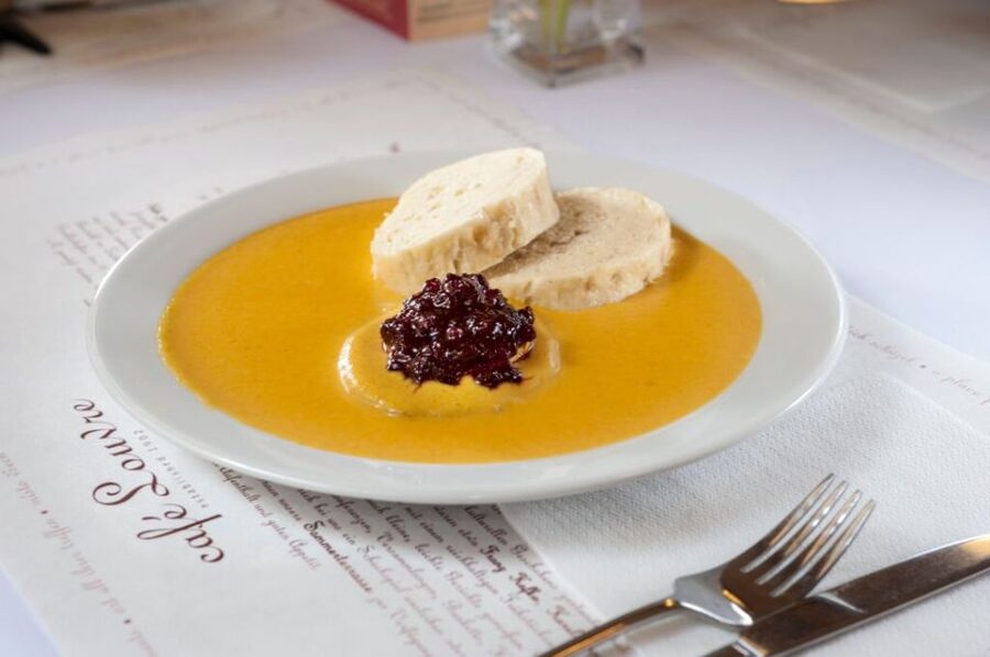 Prague: Food and Beer Guided Walking Tour with Tastings - Café Louvre and the Czech main course