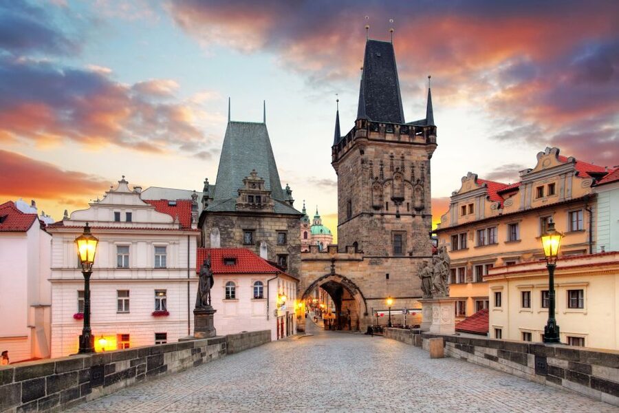 Prague: Full-Day Old Town, River Cruise & Prague Castle Tour - Your one-hour break around 2pm