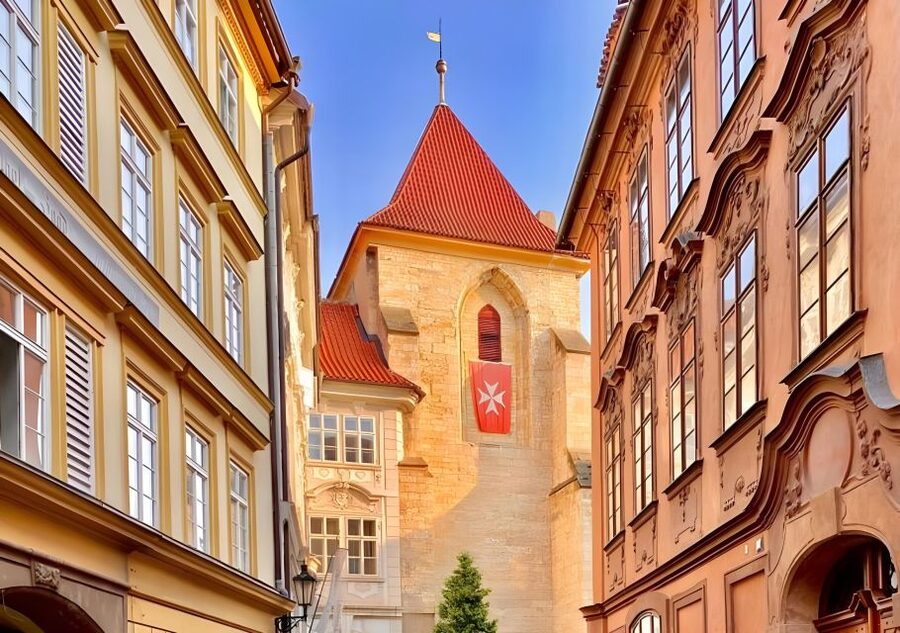 Prague: Full-Day Private Tour of Prague - 5 hours - Connecting the city by public transport