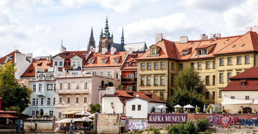Prague: Full-Day Sightseeing Tour with Cruise and Lunch - Walking from Charles Bridge through the Old Town
