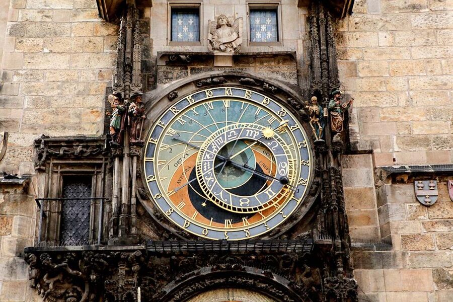 Prague: Full-Day Sightseeing Tour with Cruise and Lunch - The Vltava cruise as a gentle final hour