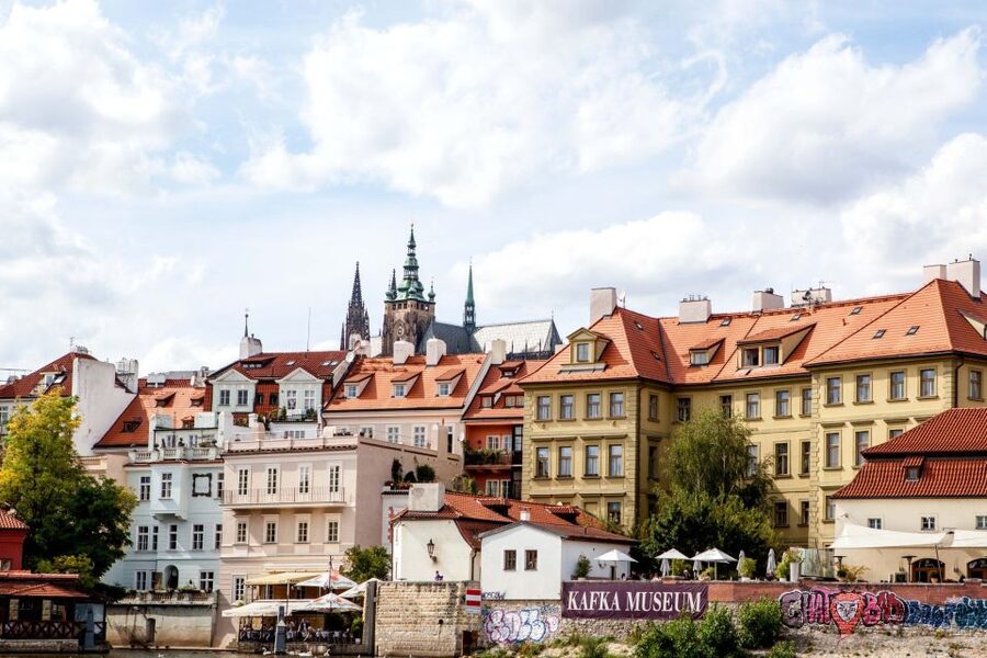 Prague: Full-Day Sightseeing Tour with Cruise and Lunch - Castle Town and Prague’s diplomatic quarter