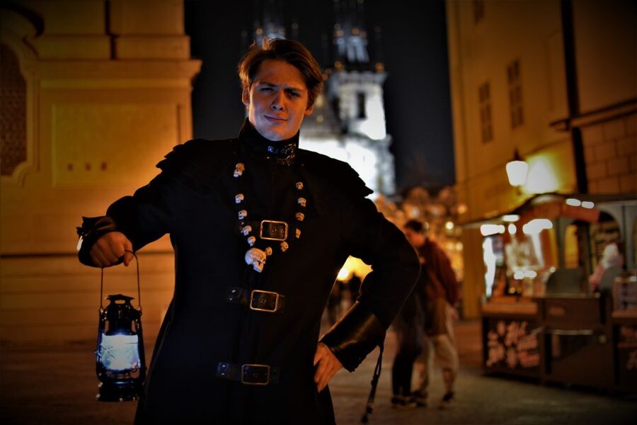 Prague: Ghosts, Legends, Medieval Underground & Dungeon Tour - What the guides do best