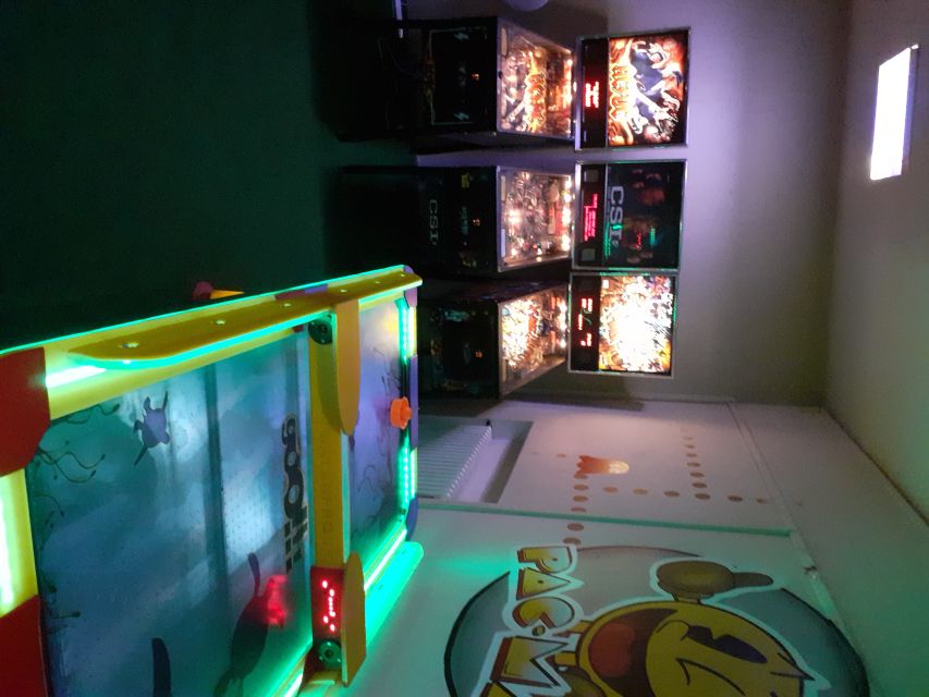 Prague: Glow Golf Mini Golf Game by UV Light - Finding the course near Old Town Square