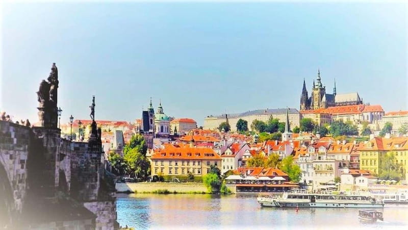 Prague Grand 2,5 hour + 2 hour exterior walking tour - What this Prague tour actually covers