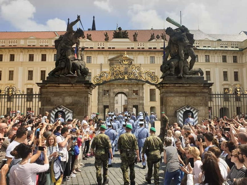 Prague Grand 2,5 hour + 2 hour exterior walking tour - Prague Castle and St. Vitus Cathedral from outside