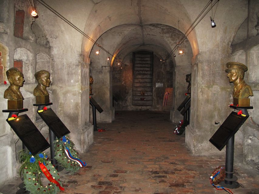 Prague: Guided Operation Anthropoid Tour with Lidice - Timing, weather, and the emotional pace
