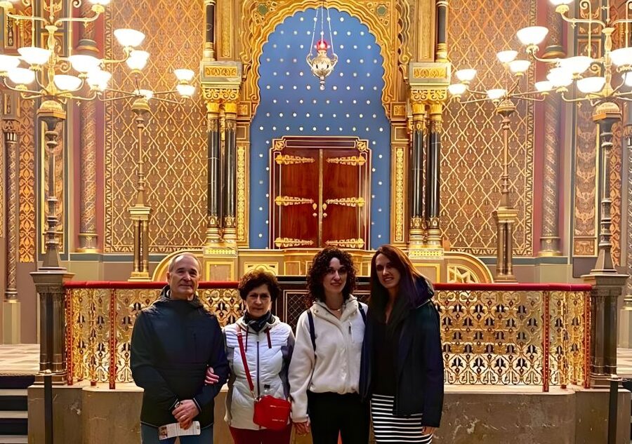 Prague: Guided Tour inside the Jewish Cemetery & Synagogues - Pinkas Synagogue and the weight of memory
