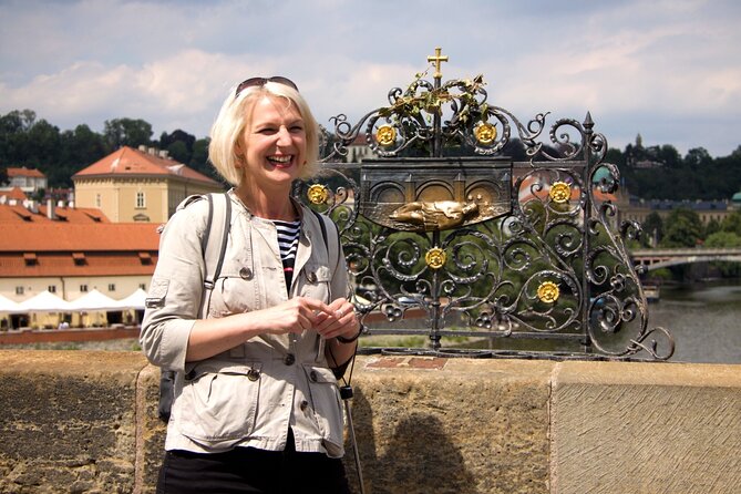 Prague Guided Walking Tour and Cruise with Authentic Czech Lunch - Returning to Old Town and the Jewish Quarter