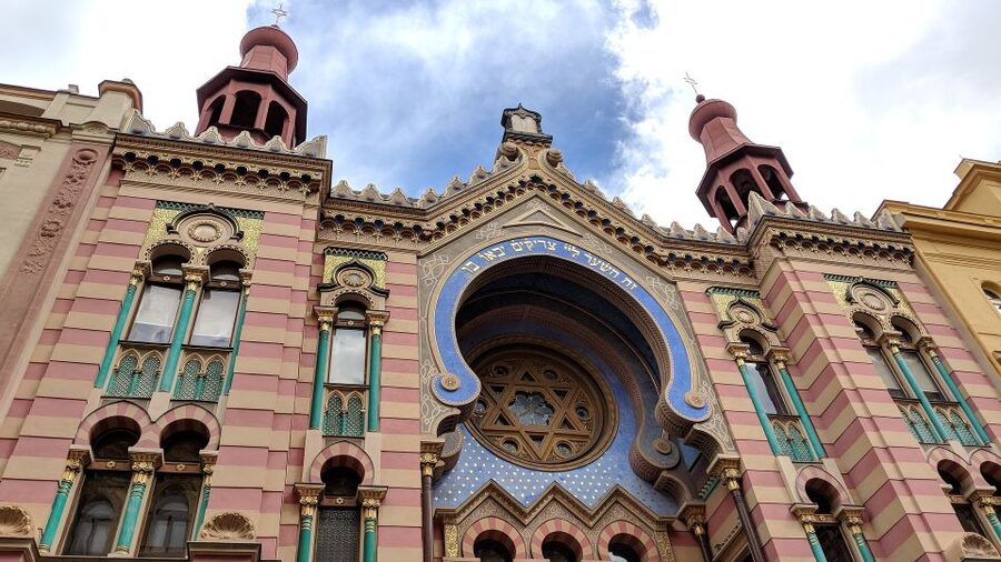 Prague: Guided Walking Tour of Prague's Jewish Quarter - Maisel Synagogue and the community’s prosperous era