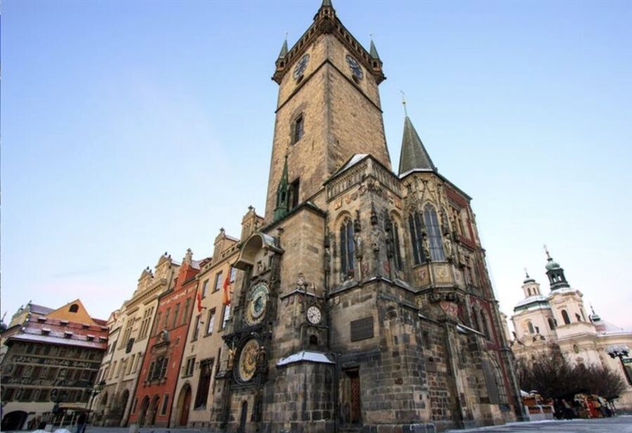 Prague: Half-Day City Highlights Walking Tour - Starting near Čech’s Bridge and Josefov